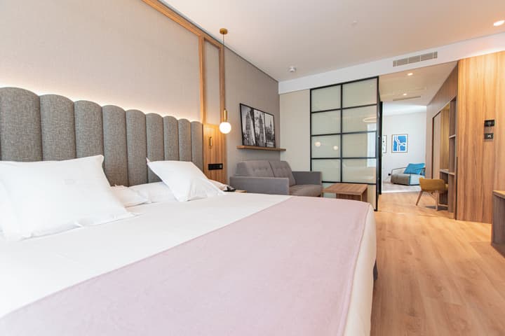 Hotel Giralda Center