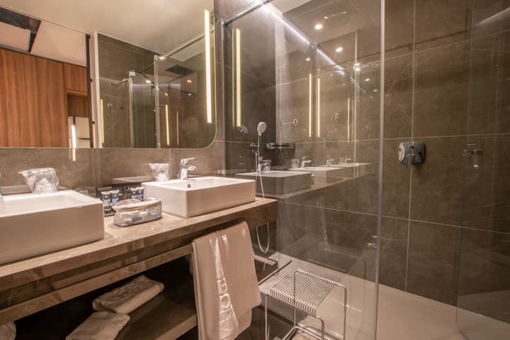 Hotel Giralda Center