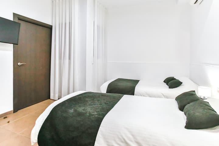 Laramond Barcelona Rooms