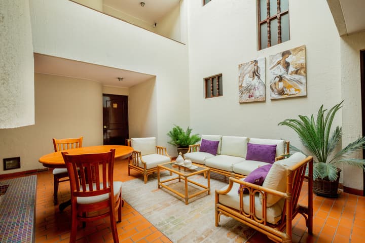 Los Tambos - Colonial