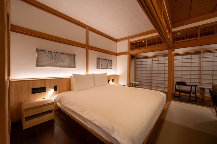 BYAKU Narai