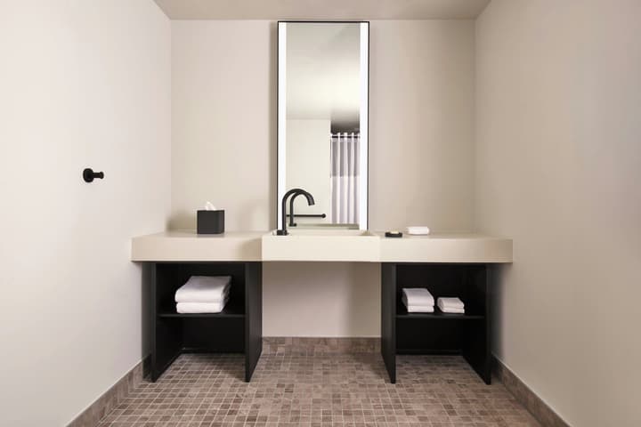 AC Hotel Downtown Los Angeles, a Marriott Hotel
