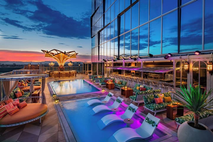 AC Hotel Downtown Los Angeles, a Marriott Hotel