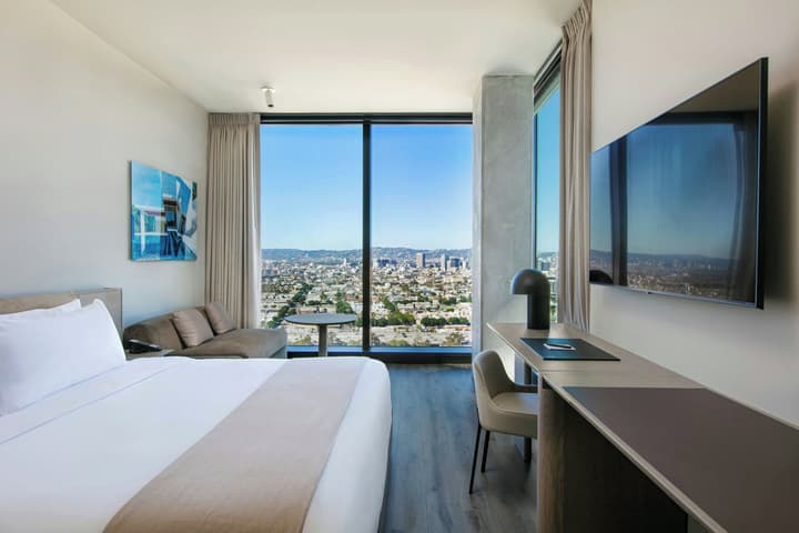 AC Hotel Downtown Los Angeles, a Marriott Hotel