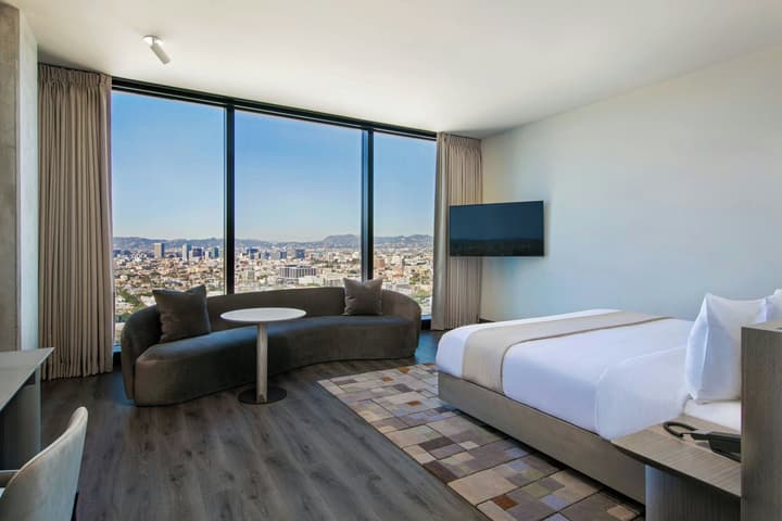 AC Hotel Downtown Los Angeles, a Marriott Hotel