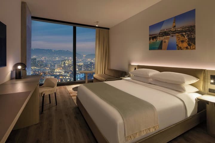 AC Hotel Downtown Los Angeles, a Marriott Hotel