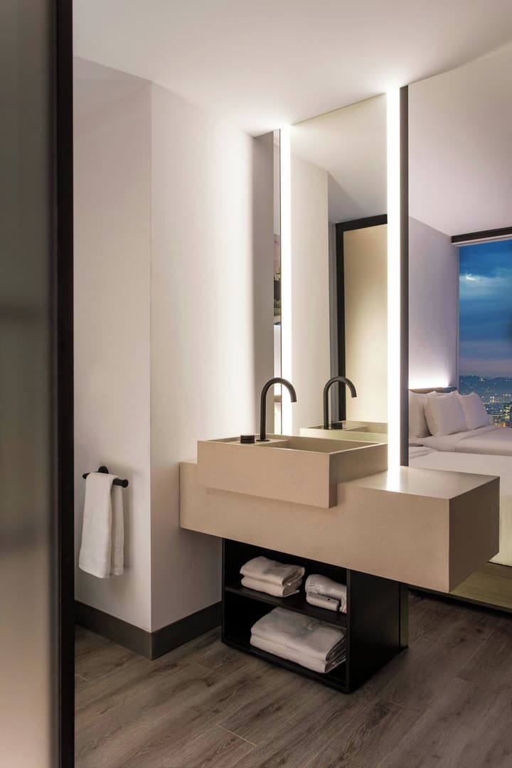AC Hotel Downtown Los Angeles, a Marriott Hotel