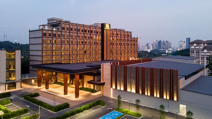 M Resort & Hotel