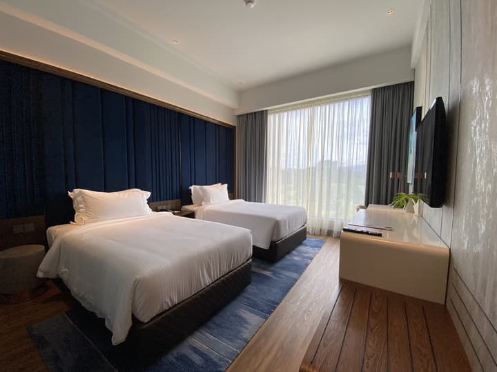 M Resort & Hotel