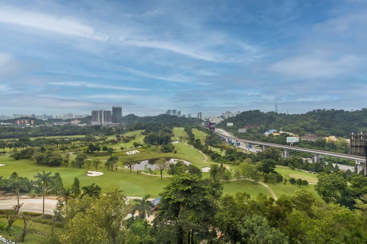 M Resort & Hotel