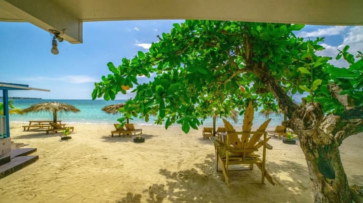 Jamaica Tamboo Resort