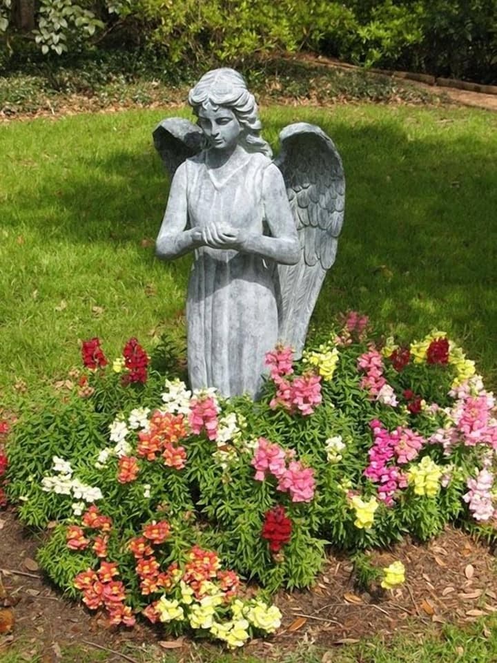 Monmouth Historic Inns and Gardens