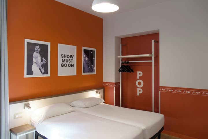 Sure Hotel by Best Western Nologo