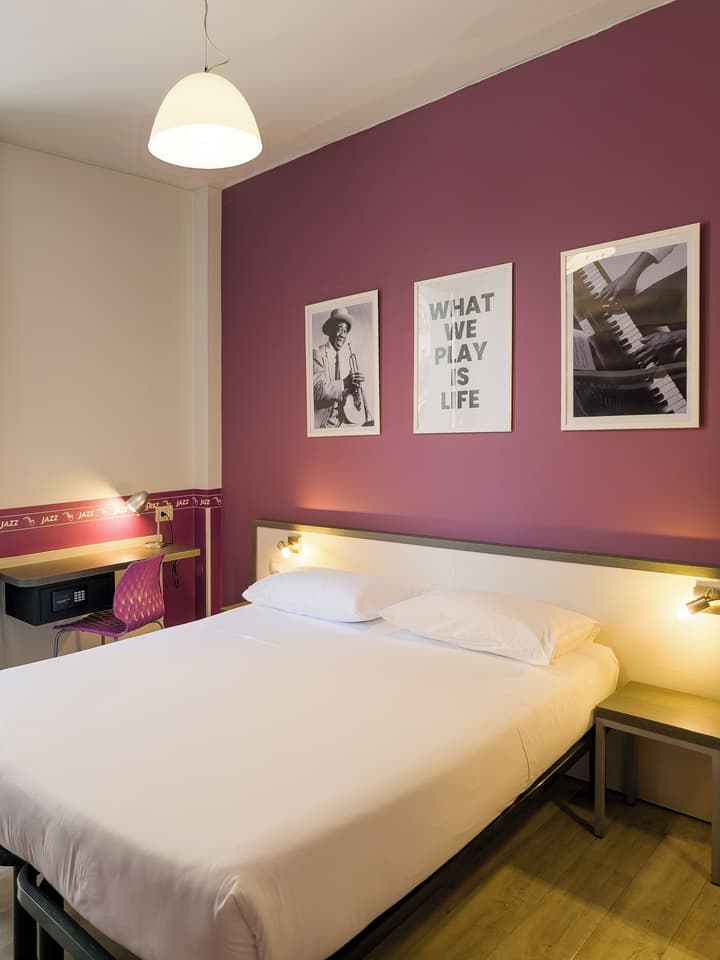 Sure Hotel by Best Western Nologo