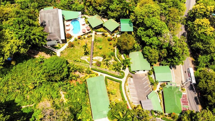 Tabulia Tree Hotel and Villas