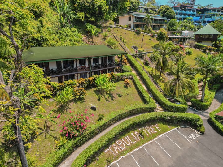 Tabulia Tree Hotel and Villas