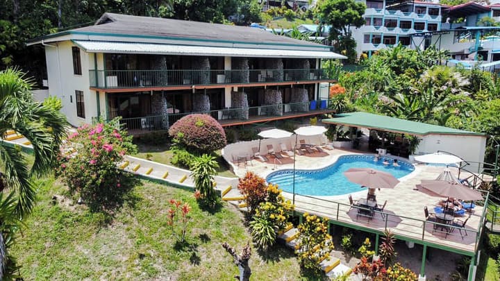 Tabulia Tree Hotel and Villas