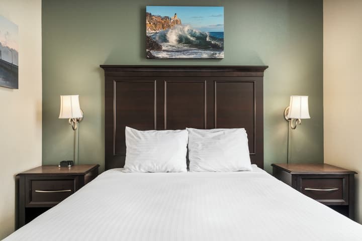 Park Point Marina Inn