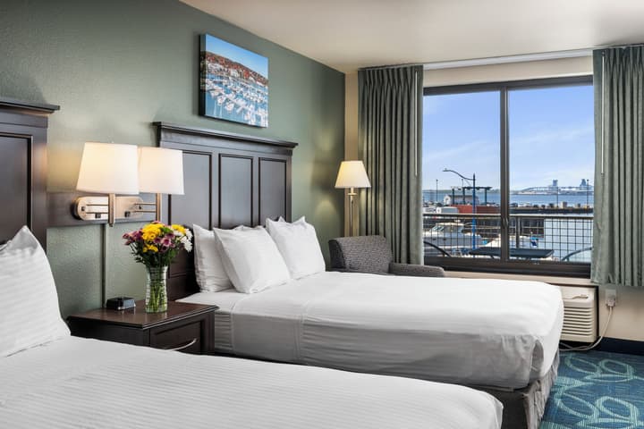 Park Point Marina Inn