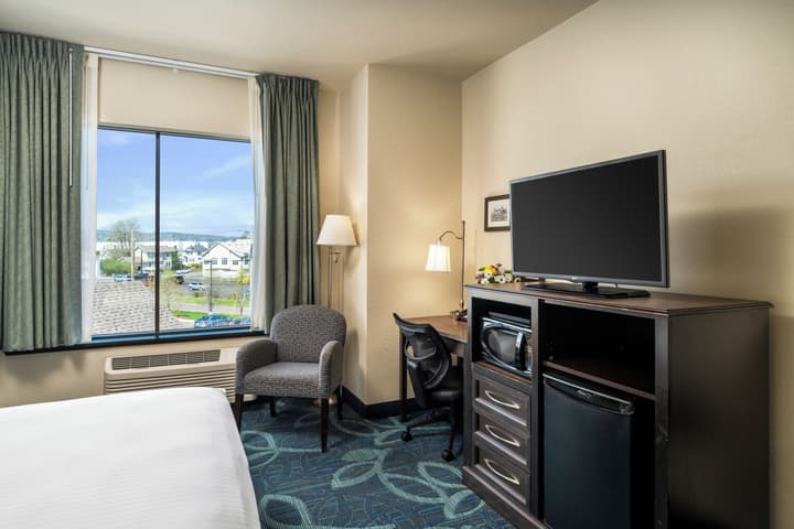 Park Point Marina Inn