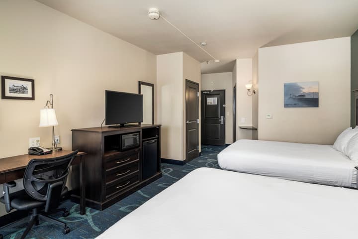 Park Point Marina Inn