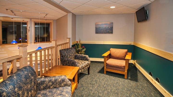 Park Point Marina Inn