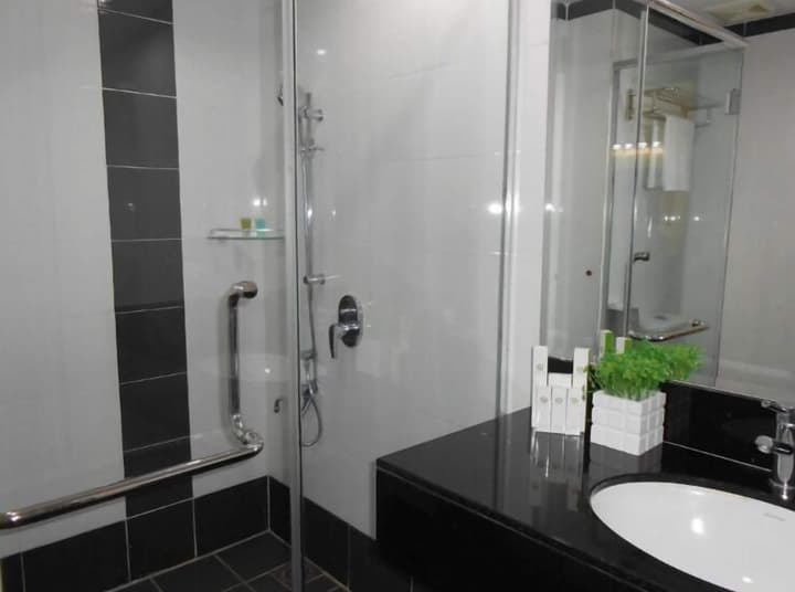 HIG Hotel & Convention