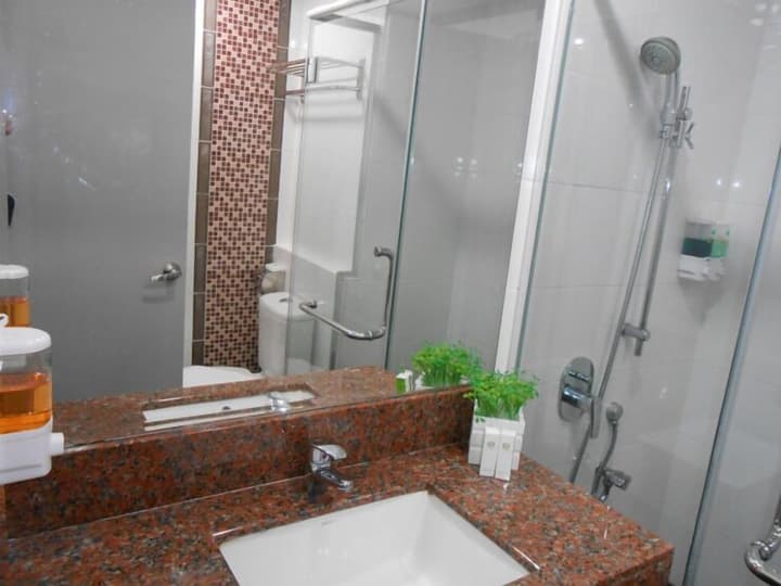 HIG Hotel & Convention