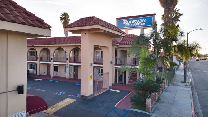 Rodeway Inn & Suites Bellflower