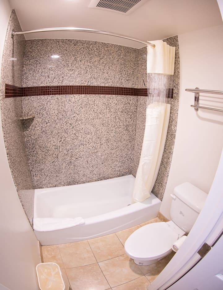 Rodeway Inn & Suites Bellflower