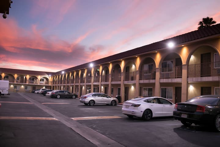 Rodeway Inn & Suites Bellflower