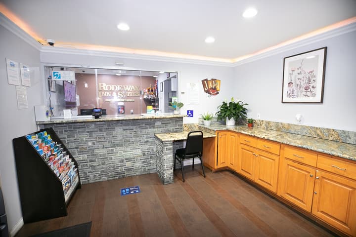 Rodeway Inn & Suites Bellflower