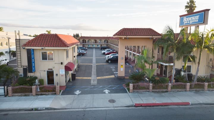 Rodeway Inn & Suites Bellflower
