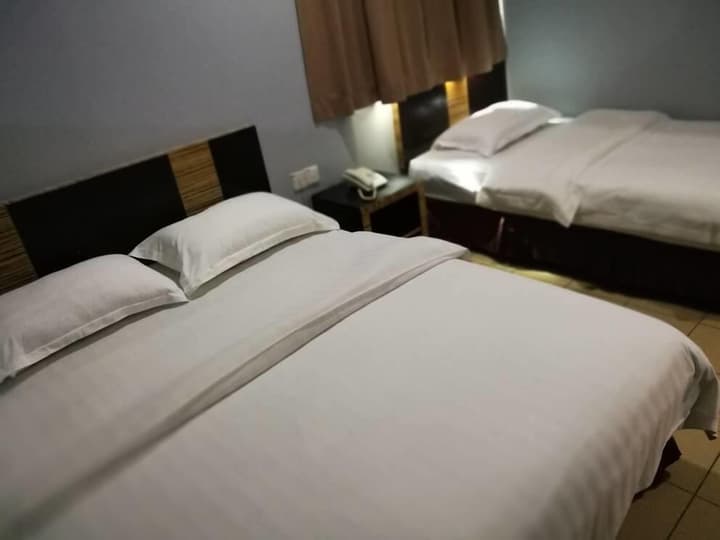 Hotel Traveller