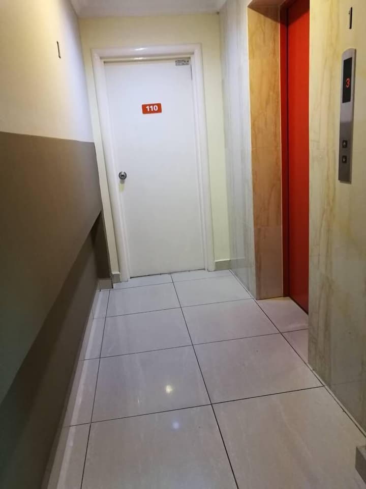 Hotel Traveller