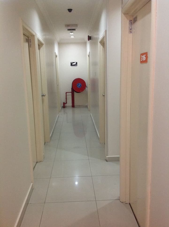 Hotel Traveller