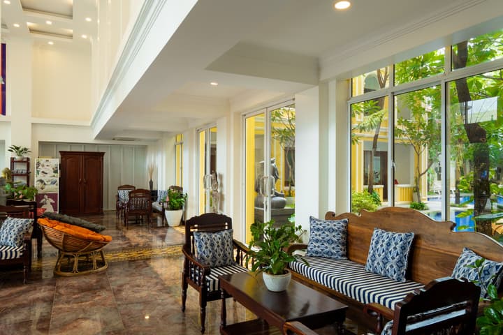 La Residence WatBo Hotel
