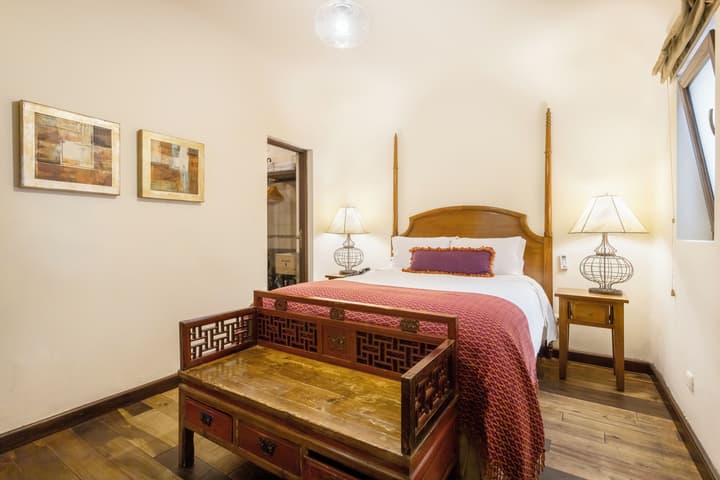 Pensativo House Hotel