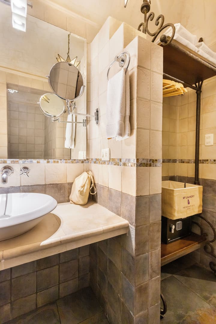 Pensativo House Hotel