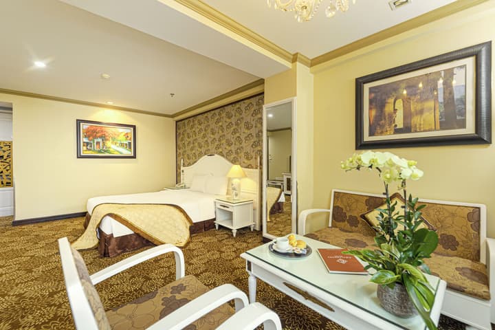 Chalcedony Grand Hotel