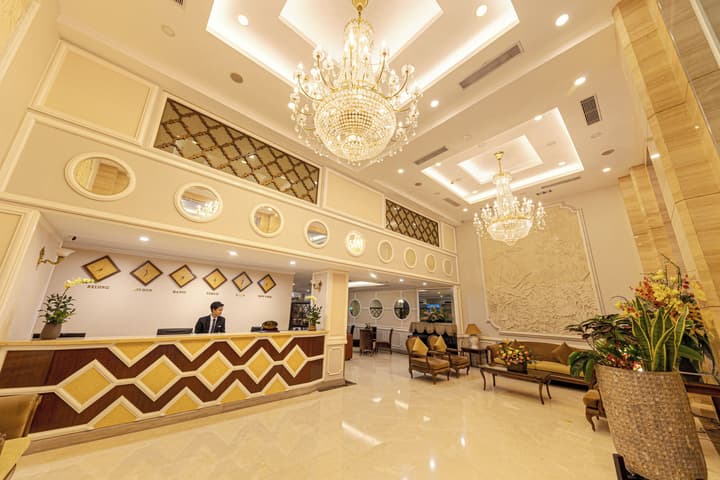 Chalcedony Grand Hotel