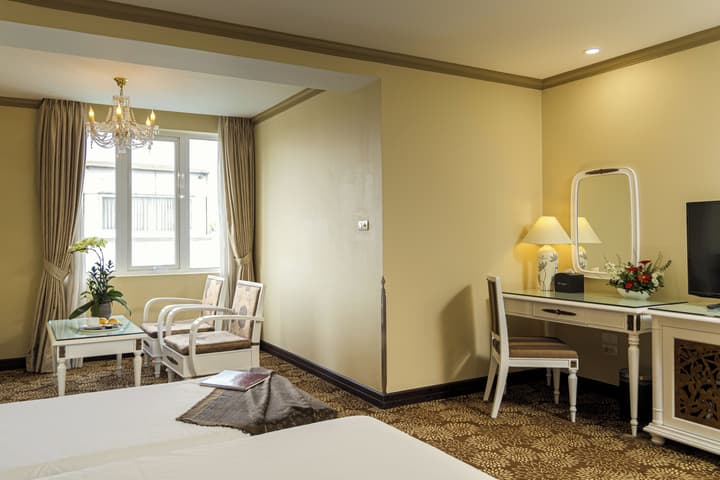 Chalcedony Grand Hotel