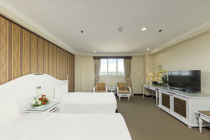 Chalcedony Grand Hotel