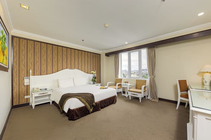 Chalcedony Grand Hotel
