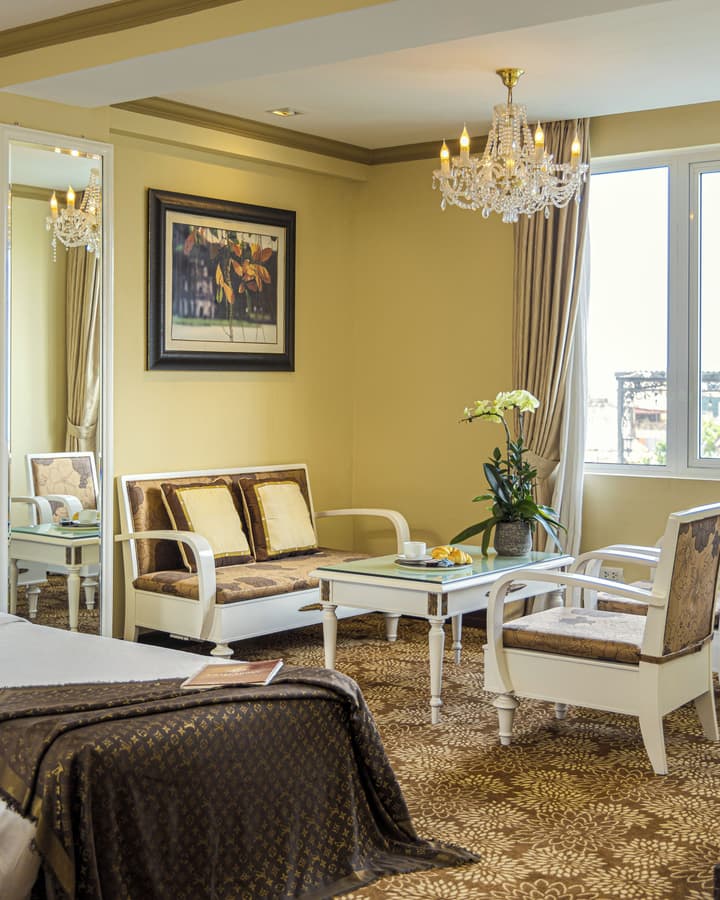 Chalcedony Grand Hotel