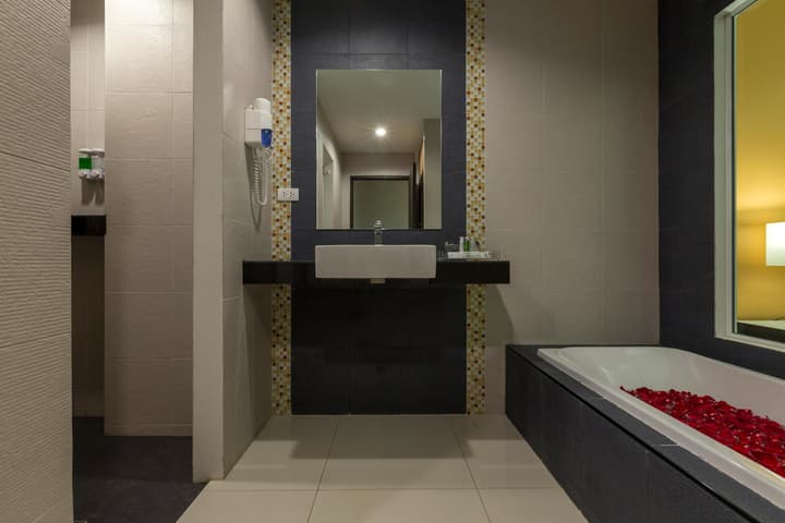 Chanalai Hillside Resort, Karon Beach