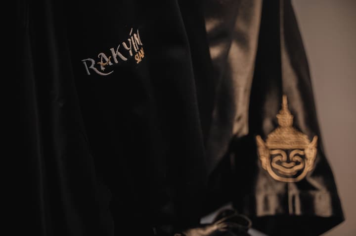 RakYim Siam - Sukhumvit 15