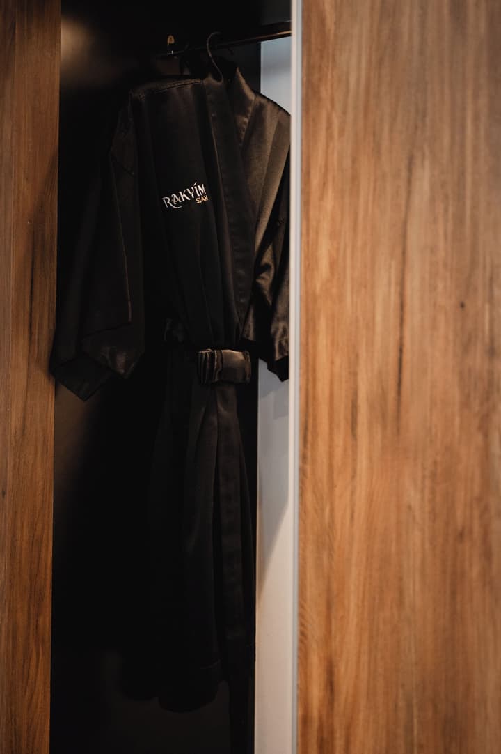 RakYim Siam - Sukhumvit 15