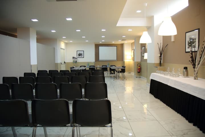 Stelle Hotel The Businest