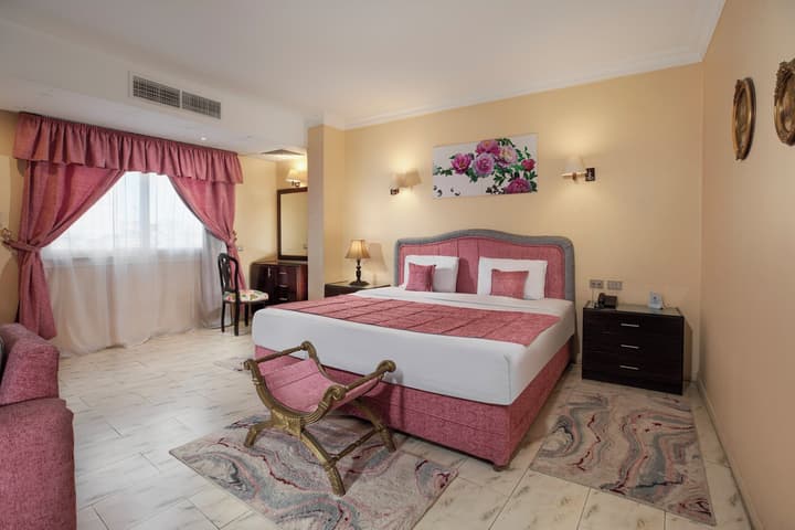 Holidays Express Hotel